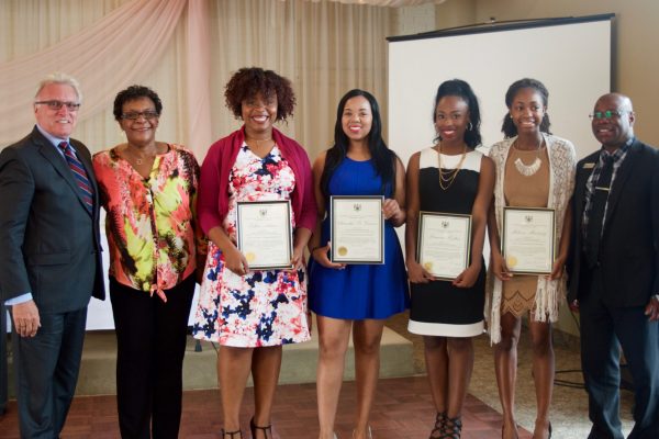 2016 Scholarship Recipients and Officials